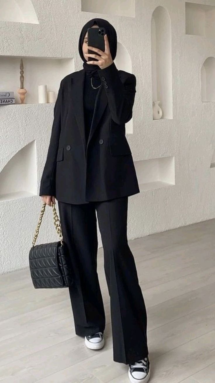 Fall outfits inspo for 2023! These fall outfits are a mix of classy and trendy for the perfect mix of modern and classic. Fall outfits to copy this season. Muka Lelaki, Classic Outfits For Women, Estilo Hijab, Stile Hijab, Blazer Outfits For Women, Blazer Casual, Thanksgiving Outfits, Muslim Outfits Casual, Perfect Thanksgiving