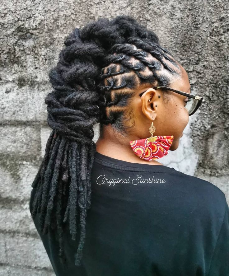 Sisterlock Mohawks, Loc Mohawk Styles, Loc Mohawk, Mohawk Dreads, Loc Ponytail, Loc Ideas, Dreads Styles For Women, Loc Updo, Dread Styles