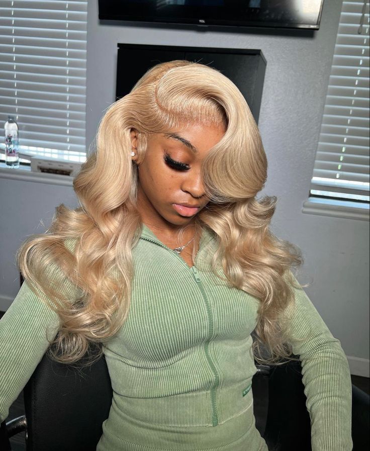 Blonde Wig Ideas, Hair To Look Younger, Short Bob Haircuts For Women, New Hair Do, Frontal Wig Hairstyles, Haircuts For Women Over 50, Wave Wig, Hot Hair Styles, Dope Hairstyles