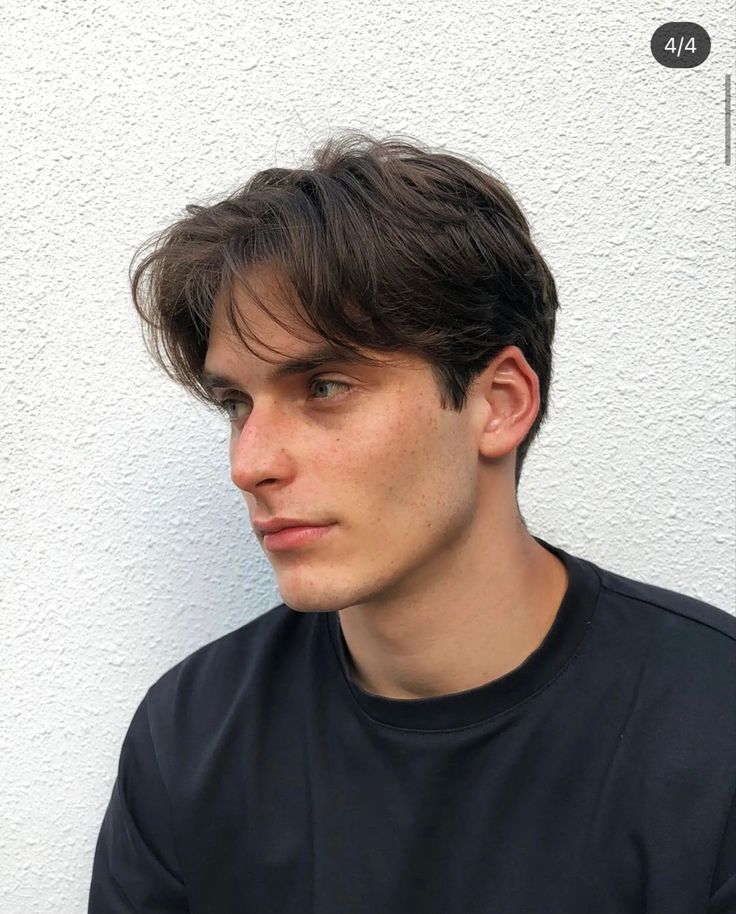 Short Flow Haircut Men, Growing Hair Men, Curtain Haircut, Boyfriend Hair, David Hair, Mens Haircuts Straight Hair, Mens Haircuts Short Hair, Haircut Inspo, Guy Haircuts Long