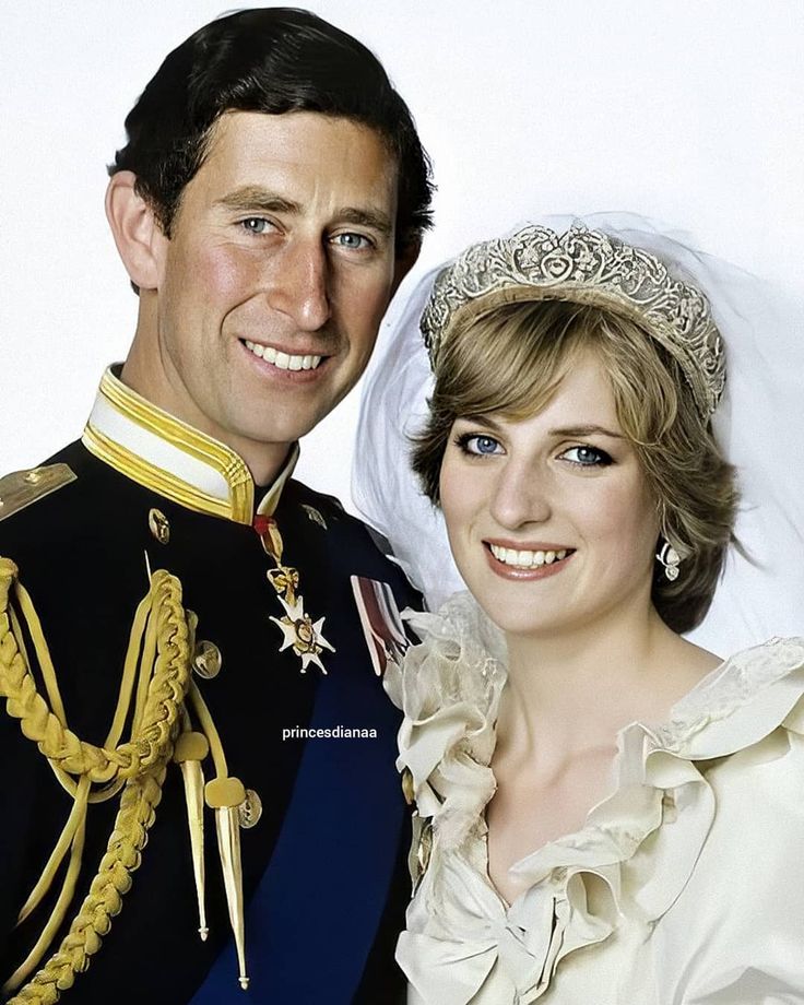 Princess Diana Spencer on Instagram: “39 years ago today on Wednesday, July 29, 1981, Lady Diana Spencer, a 20 year old kindergarten teacher, married Charles, Prince of Wales,…” Prince Charles Wedding, Charles And Diana Wedding, Princess Diana Wedding, Prince Charles And Diana, Prins William, Prinz Charles, Princesa Real, Diana Wedding, Prins Harry