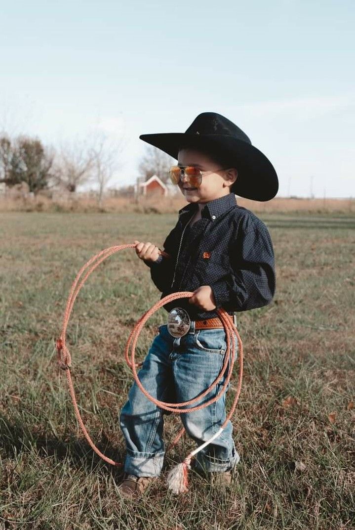 Baby Cowboy Outfits, Country Baby Boy Outfits, Western Baby Pictures, Country Baby Pictures, Country Boy Outfits, Country Babies, Western Kids, Baby Clothes Country, Baby Announcement Pictures