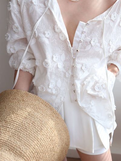 Oversized Embroidered Floral Shirt – COMMENSE Outfit Oversize, Fit Clothes, Fits Clothes, Sheer Material, Daily Look, Embroidered Blouse, Lace Blouse, Floral Shirt, Flared Sleeves