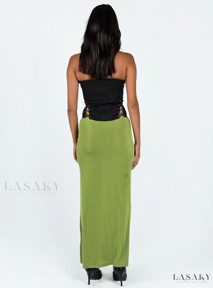 Lasaky - Harriette's Luxurious Green Maxi Skirt Green Maxi Skirt, Fleece Dress, Green Maxi, Outerwear Outfit, Skirts Online, Curve Dresses, Casual Tank Tops, White Midi Dress, Green Skirt