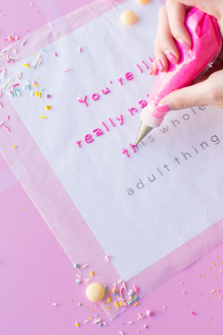 DIY Compliment Cakes (+ How To Write On Cakes!) | studiodiy.com Royal Icing Piping, Tasty Cake, Cake Lettering, Cake Writing, Studio Diy, Piping Icing, Cake Icing, Diy Cake, Unicorn Cake