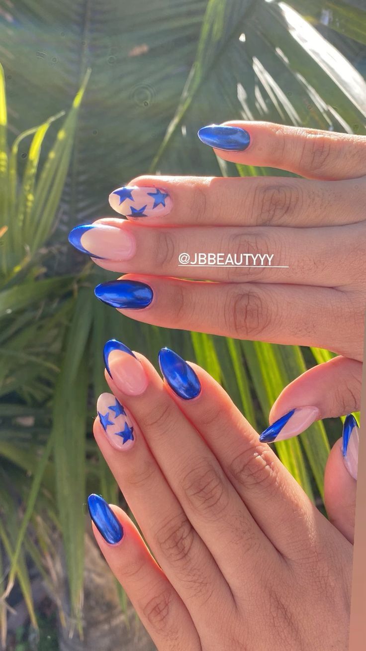 Spring Nails Stars, Blue Stars Nail Art, Blue Chrome Star Nails, Royal Blue Chrome Nails Designs, Blue Chrome Short Nails, Star Nail Inspo Acrylic, Nails Ideas With Stars, Royal Blue Nails With Stars, 4th Of July Chrome Nails