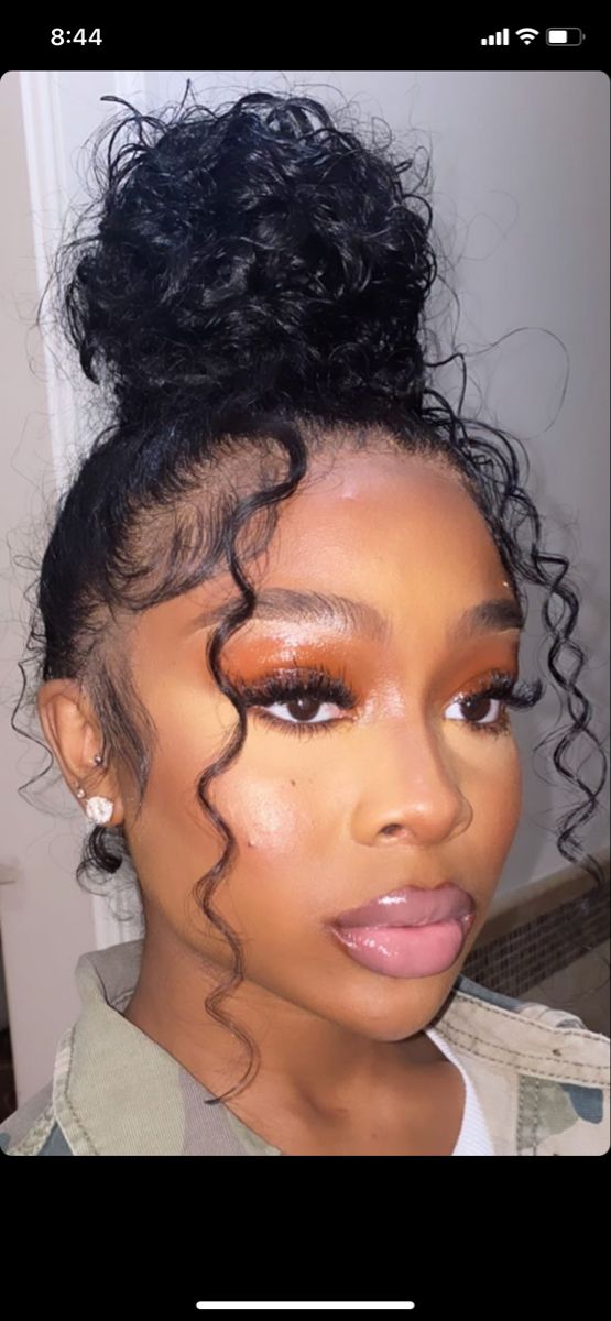 High Curly Ponytail, Bun With Curls, High Bun Hairstyles, Curly Bun Hairstyles, Jayda Cheaves, Weave Ponytail Hairstyles, Sleek Ponytail Hairstyles, Weave Ponytail, Classy Hairstyles