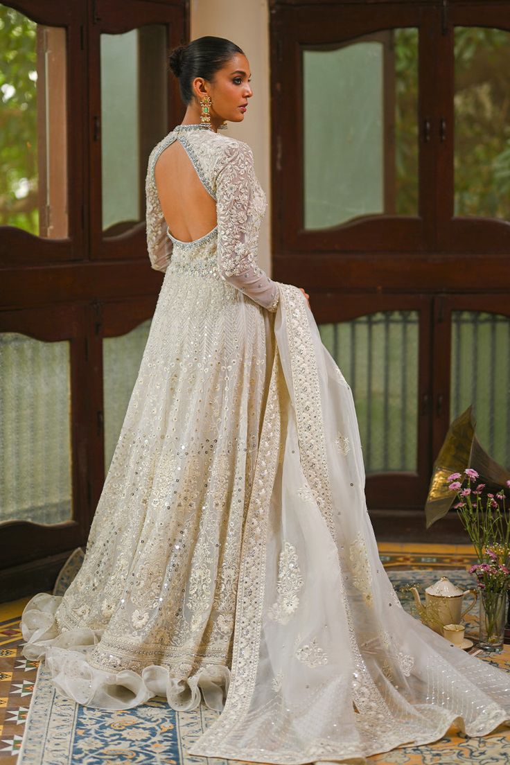 Zaynab – Sania Maskatiya International Engagement Bride Dress, Baat Pakki, Net Sleeves, Nikah Dress, Engagement Bride, Nikkah Dress, Net Lehenga, Normal Clothes, Wedding Lehenga