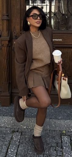 Clueless Preppy Outfits, Boss Baddie Outfits, Preppy Outfits 30s, Paris Outfits Winter Classy, Classy 20s Outfits, Brown Skirt Work Outfit, Brown Dress With Stockings Outfit, Brown Skirt And Boots Outfit, Fall Outfits Corporate