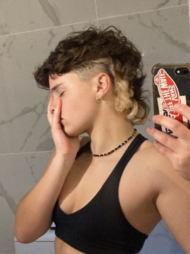 Queer Hair, Good Haircut, Hair Salon Ideas, Short Hair Tomboy, Mullet Haircut, Mens Haircut, Short Curly Haircuts, Hair Inspiration Short, Haircut Curly