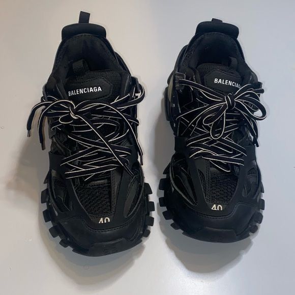 Black Balenciaga Shoes, Balenciaga Shoes Outfit, Balenciaga Track Outfit, Black Balenciaga Sneakers, Balenciaga Track Black, Balenciaga Track Sneakers, Track Runners, Pretty Sneakers, Black Balenciaga