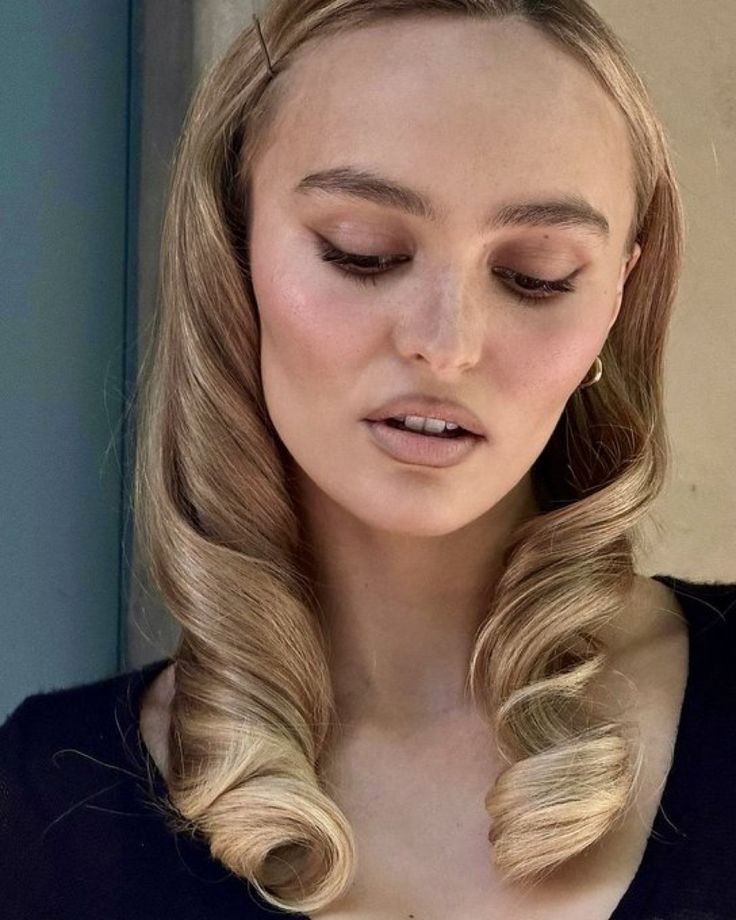 Lily Depp, Lily Rose Depp Style, Leni Klum, Hair Specialist, Marilyn Monroe Photos, Hair Shows, Lily Rose Depp, Dye My Hair, Lily Rose