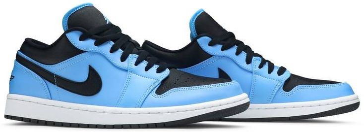 The Air Jordan 1 Low ??University Blue/Black?? is a collegiate inspired look for the low-top version of Michael Jordan’s first signature shoe. The ??University Blue/Black?? undoubtedly references the UNC Tar Heels by employing the school’s shade of light blue in its design. The Carolina Blue hue appears on the leather overlays on the forefoot . [...] Jordan 1 Low University Blue, 70s Converse, Nike Jordan 1 Low, Campus Adidas, Nike X Travis Scott, Converse Run, Nike Air Jordan 1 Low, Converse Run Star, Sneakers Vans