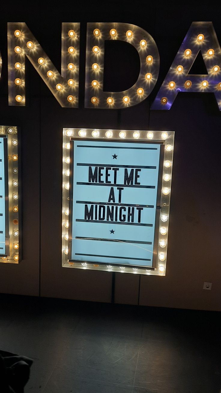 Taylor swift Meet Me At Midnight Aesthetic, Meet Me At Midnight Theme, Meet Me At Midnight Party, Midnight Prom Theme, Meet Me At Midnight Prom Theme, Midnight Theme Party, Prom Themes Starry Night, Prom Theme Decorations, Midnight Theme