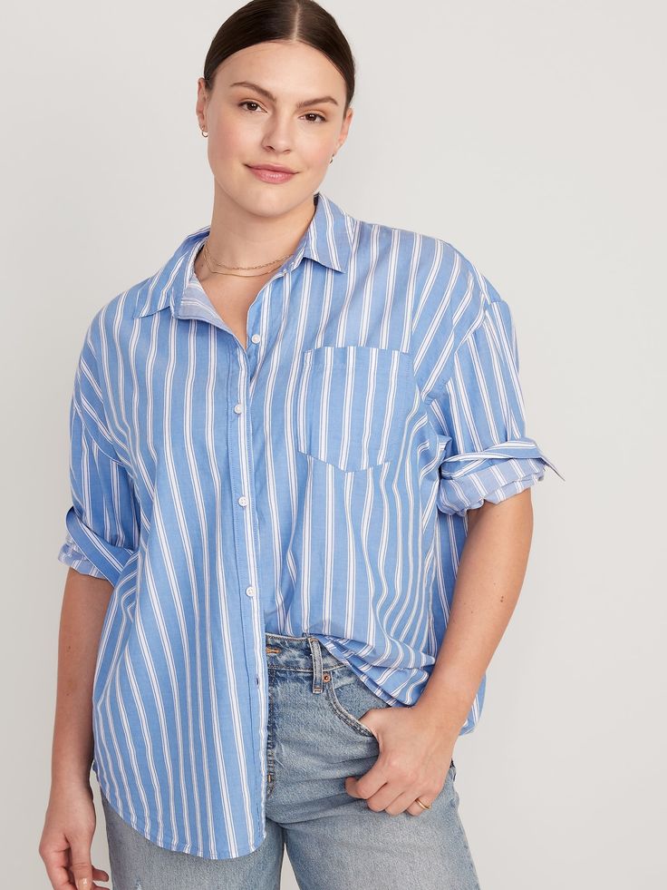 Spread collar, with button-down fastening.  Long drop-shoulder sleeves, with buttoned cuffs.  Front patch pocket.  Seamed back yoke.  Curved hem.  Soft, silicone-washed 100% cotton-twill.  All-over stripe print.  Oversized fit through body.  Women's Striped Long Sleeve Shirt With Button Cuffs, Striped Shirt With Pockets And Spread Collar, Collared Striped Shirt For Daywear, Striped Long Sleeve Shirt For Daywear, Striped Collared Shirt With Pockets, Casual Shirt With Striped Spread Collar, Casual Vertical Stripes Button-up Shirt, Oversized Striped Shirt With Button Closure, Casual Shirt With Vertical Stripes And Shirttail Hem