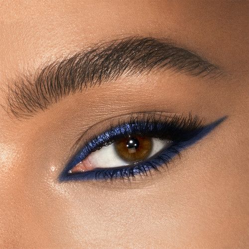 Blue Liner Brown Eyes, Blue Eyeliner Makeup Brown Eyes, Colourful Eyeliner, Colour Magic, Metallic Eyeliner, Maquillage On Fleek, Blue Eyeliner, Colored Eyeliner, Dope Makeup