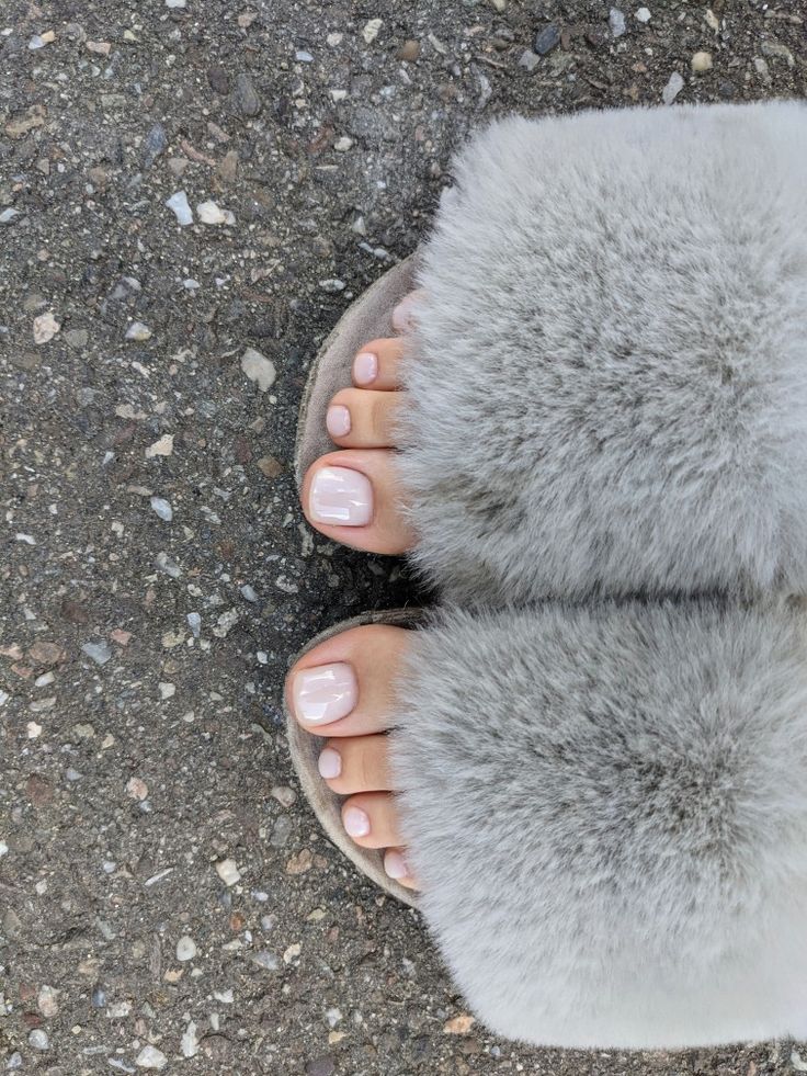 Natural pedicure Matte White Pedicure, Milk White Nails Pedicure, Pearl Pedicure Toenails, Sheer White Pedicure, Clear White Pedicure, Pedicure Clean Look, Pedicure Colors Neutral, Off White Pedicure Toenails, Girls With White Toenails