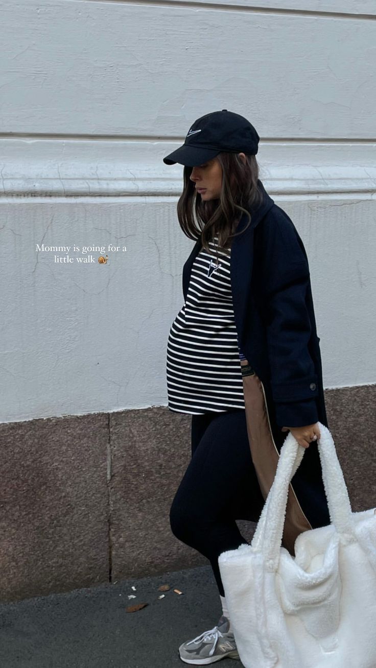 Pregnancy Outfits Casual, Pregnant Street Style, Pregnacy Fashion, Maternity Capsule Wardrobe, Summer Pregnancy Outfits, Casual Maternity Outfits, Postpartum Fashion, Winter Maternity Outfits, Trendy Maternity Outfits