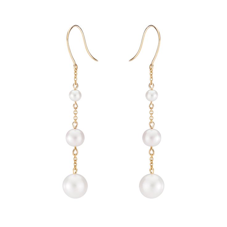 Prized for their beauty and elegance, these pearl chain earrings are a sophisticated addition to your wardrobe. With a subtle movement, these pearls are fit for any bridal or everyday sophisticated look. Latina Jewelry, Chain Drop Earrings, Sophisticated Look, Detailed Jewelry, White Freshwater Pearl, Perfume Spray, Pearl Chain, Jewelry Cleaner, Chain Earrings