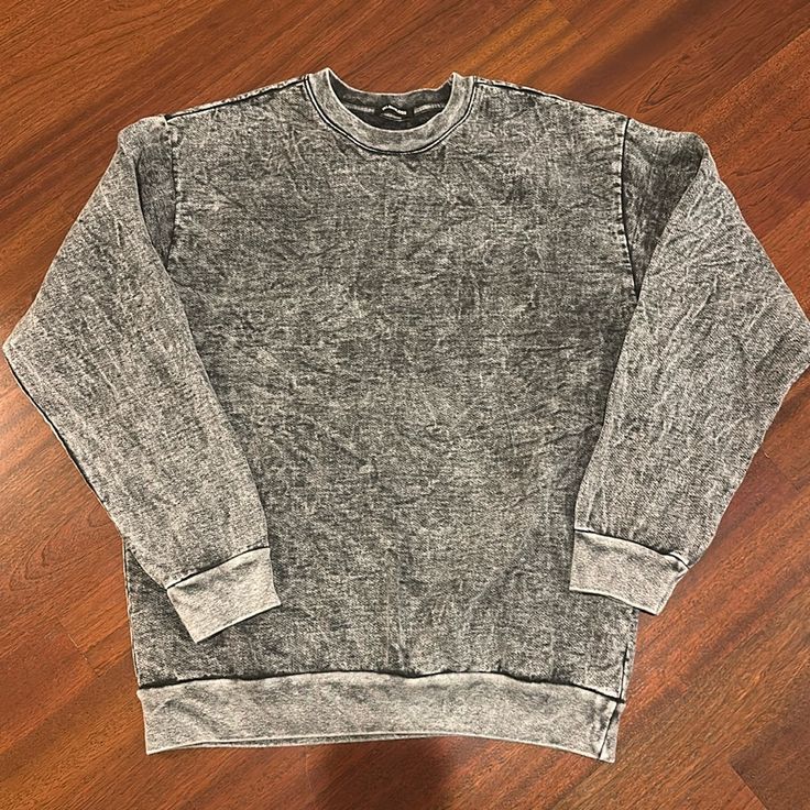 Talentless Sweatshirt. Never Worn. Black Washed Sweatshirt For Loungewear, Grunge Gray Sweatshirt For Fall, Fall Grunge Gray Sweatshirt, Basic Gray Crew Neck Sweatshirt, Casual Washed Black Sweatshirt For Loungewear, Casual Washed Black Loungewear Sweatshirt, Gray Soft-washed Tops For Streetwear, Soft-washed Gray Winter Tops, Washed Black Crew Neck Tops For Winter