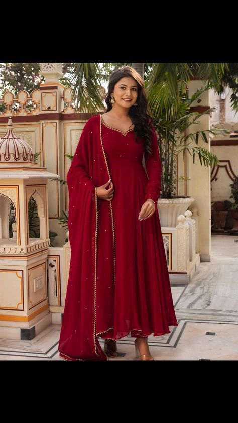 Flare Suits For Women, Anarkali Dress Simple, Simple Anarkali Suits, Red Anarkali Dress, Moti Lace, Anarkali Designs, Red Anarkali, Simple Long Dress, Long Frock Designs