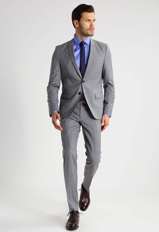 Costume de mariage pour homme : notre sélection ARTI/HEILON Costume grey, Hugo Boss, 635€ Costume Noir, Hugo Boss, Bugatti, Suit Jacket, Zara