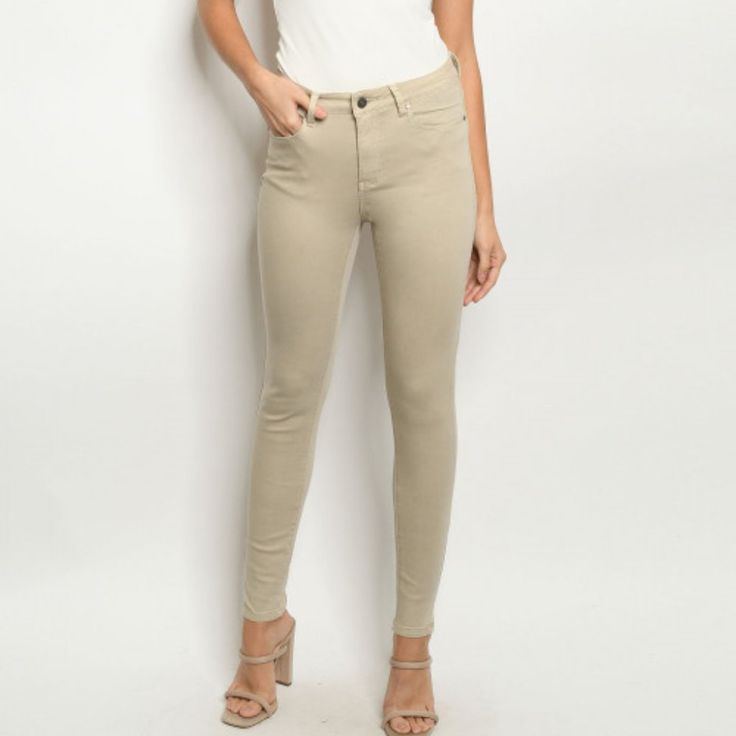 Tan Jeans Stretch Skinny Jeans. Small, Medium, Large Fabric Content: 98% Cotton 2% Spandex American Eagle Jeans Women, Buckle Pants, Tan Jeans, Anime Outfit, Slacks For Women, High Rise Mom Jeans, Loose Jeans, Button Fly Jeans, American Eagle Jeans