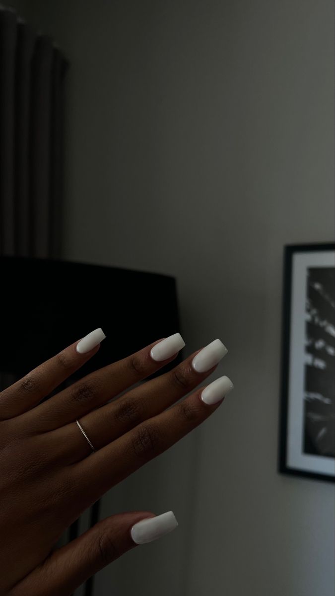 Nail Idea Plain, Best Plain Nail Colors, Square White Short Nails, Plain Polish Nails, Square Nails Ideas Medium Simple, Short Gel Nails Colors, Plain White Square Nails, White Gel Nails Square, Short Square Nails Colors