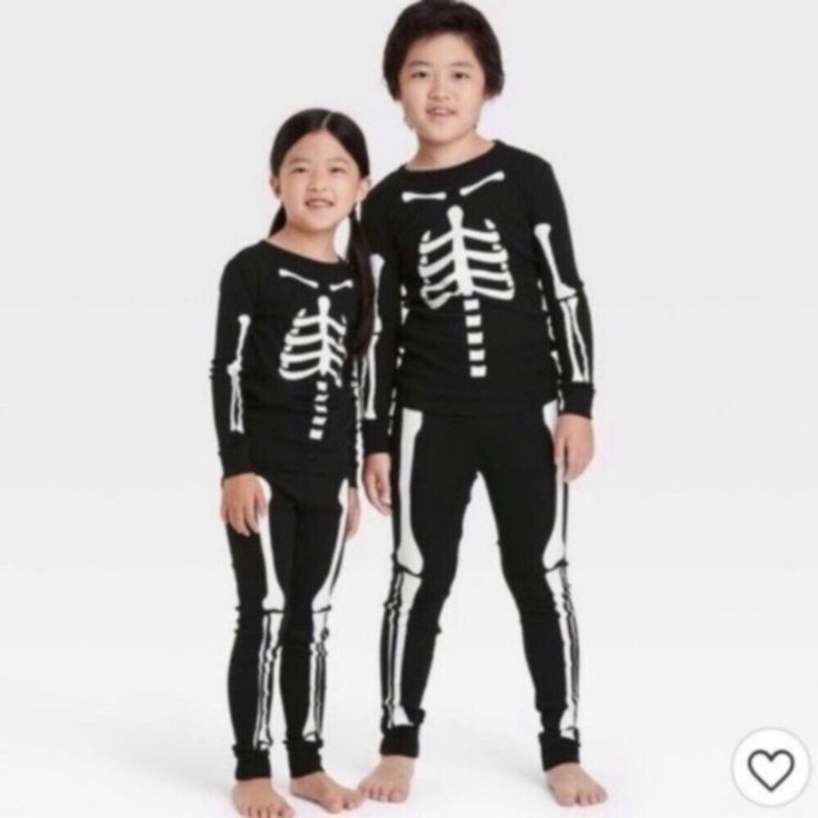 Brand: Size: Kids 10 Color: Black And White Style: 2 Pc Family Sleep Set Condition: Nwt/New Kids Halloween Pajamas, Halloween Pjs, Family Pajama Sets, Diy Halloween Costumes Easy, Halloween Pajamas, Toddler Pajamas, Burts Bees Baby, Matching Halloween, Skeleton Halloween