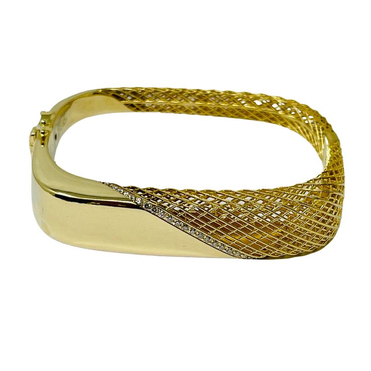 Roberto Coin 18K Gold Soie Diamond Bangle Bracelet with Diagonal Line of Diamonds (retail: $5,900) Designer = Roberto Coin Material = 18K Gold Gemstone = Diamond Condition = As Is Class = Premier Location: Glencoe Item Number: 11718-648 Item ID: 285348 Category: Bracelet Luxury Gold Bracelets With Diamond Accents, Luxury Yellow Gold Cuff Bracelet, Luxury Yellow Gold Bracelet, Designer Yellow Gold Bangle Bracelet, Luxury Jubilee Bracelet Bangle For Formal Occasions, Luxury Formal Jubilee Bangle, Designer Wedding Gold Jubilee Bracelet, Luxury Gold Bangle Bracelet, Luxury Bangle With Elegant Design