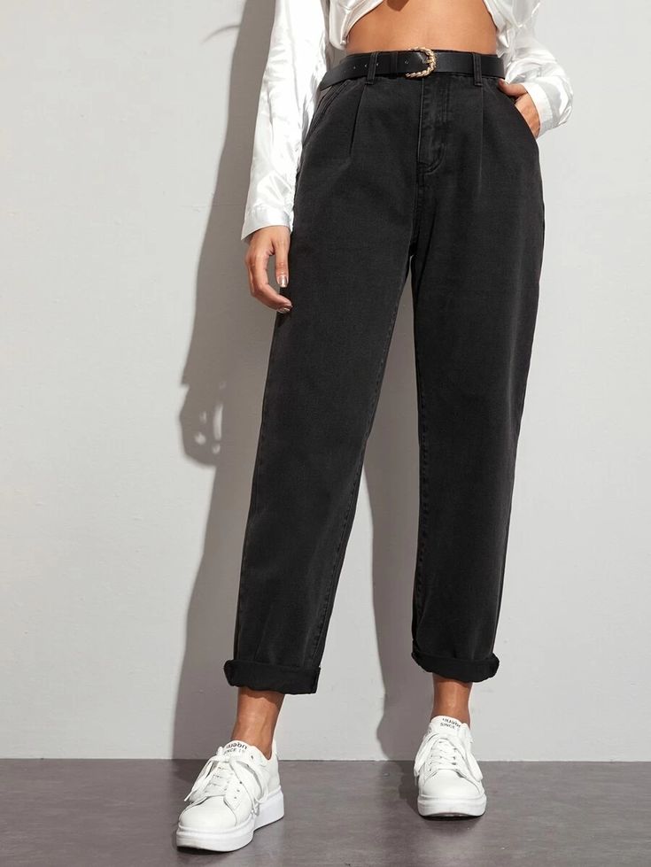 Sleepwear Aesthetic, Straight Leg Jeans Outfits, High Rise Mom Jeans, Trendy Fashion Women, Looks Vintage, Denim Fabric, Straight Jeans, Aesthetic Clothes, Jeans Fit