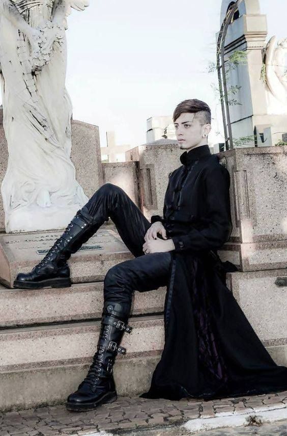 Dark Mens Fashion, Goth Male, Gothic Mode, Goth Guys, Gothic Men, Goth Boy, Vampire Goth, Romantic Goth, Victorian Goth