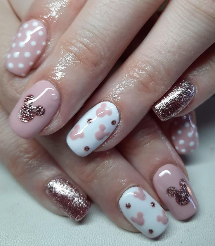 Nail Designs For Disneyland, Disney Gel Manicure Ideas, Cute Disney Nails Christmas, Gel Nails Disney Design, Pink Mickey Mouse Nails, Fancy Disney Nails, Pink And White Disney Nails, Mickey Mouse Nails Pink, Disney Nails Coffin Shape