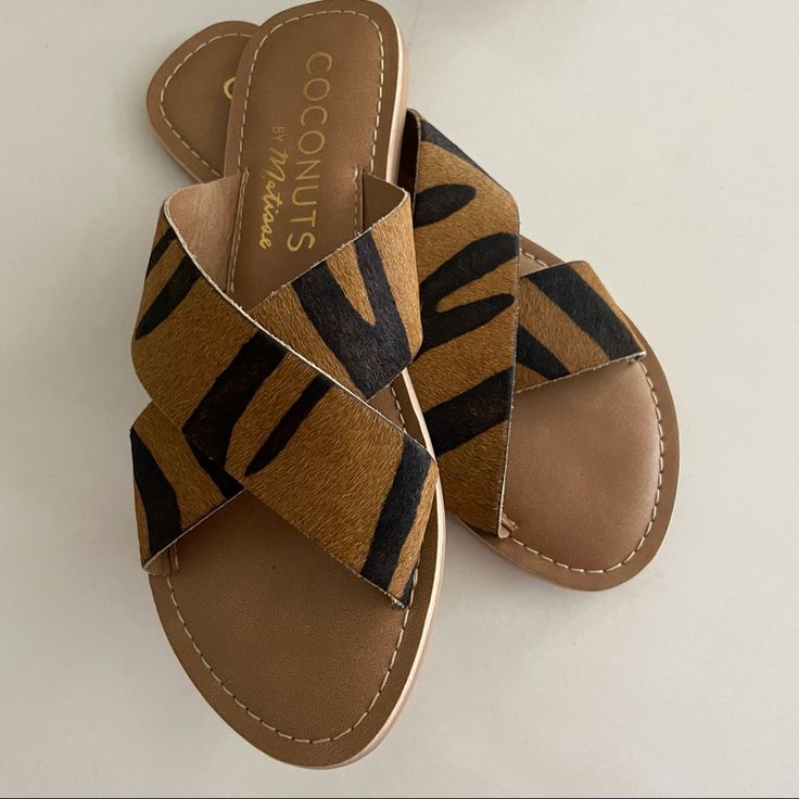 Coconuts By Matisse Tiger Striped Print Sandal. Size 6. Made In Indra. New In Box. * Please Do Not Use My Photos Without Permission Brown Flat Sandals For Vacation, Brown Flat Heel Sandals For Vacation, Chic Brown Sandals For The Beach, Brown Open Toe Sandals For Outings, Chic Brown Sandals For Outings, Brown Closed Toe Sandals For Outings, Chic Brown Slip-on Sandals, Brown Synthetic Sandals For Outings, Tiger Hair