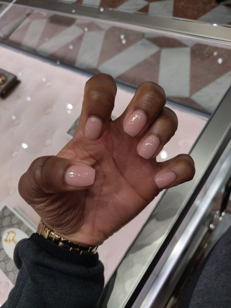 Natural Nail Color Black Women, Opi Gel Polish Colors On Dark Skin, Oval Overlay Nails, Short Nails For Short Nail Beds, Clear Overlay Nails Natural, Dip Powder Nails Short Round, Color Acrylic Nails Powder, Kim K Nails Short, Square Round Nails Short