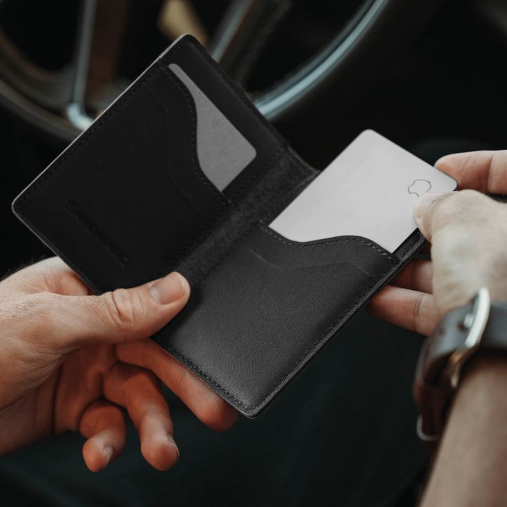 Our full-grain leather wallet, crafted with a unique magnetic enclosure, caters to those seeking a refined minimalism with the capacity to store up to 15 cards. A blend between modern and classic design, the Everyday Leather Wallet provides the luxury of more cards without any trade-offs.* *This an everyday wallet, not a MagSafe wallet. Minimal Leather Wallet, Full Grain Leather Wallet, Magsafe Wallet, Full Grain Leather, Leather Craft, Leather Wallet, Classic Design, Black And Brown, Grain