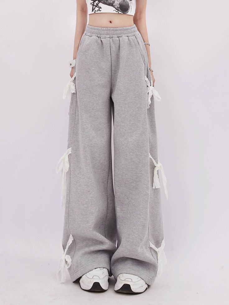 ❤︎White Little Ribbon Sweatpants❤︎ Aesthetic Sweatpants, Harajuku 90s, Unique Bow Tie, Sporty Pants, 2000s Clothes, Slacks For Women, Wide Trousers, Long Trousers, Lace Ribbon