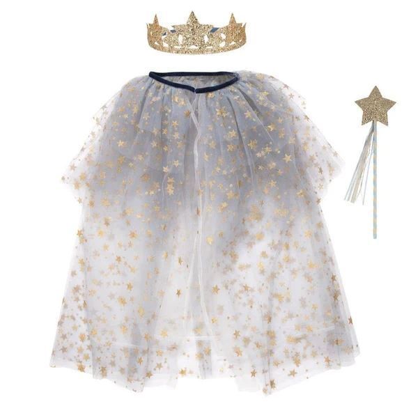 Let your kids shine like a star in this sensational costume. It's perfect for parties, plays, or dress up at home. // #halloween #party #decor // halloween, halloween party, halloween decorations, halloween aesthetic, halloween decor, halloween ideas, halloween crafts, halloween food, halloween gift, italy, dream life, halloween costume ideas, halloween costumes for kids, halloween costumes for girls Meri Meri Christmas, Meri Christmas, Christmas Crown, Star Crown, Fabric Star, Tulle Cape, Star Costume, Party Girlande, Gold Glitter Stars