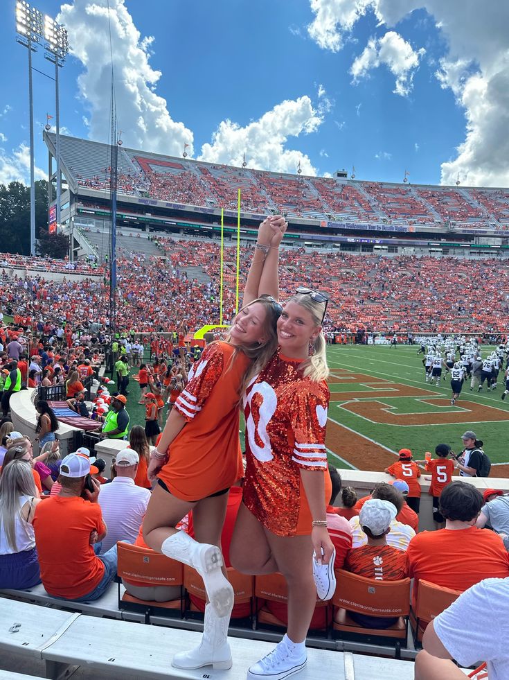 Clemson Game Day Outfits, Clemson University Aesthetic, Orange Gameday Outfit, Clemson Aesthetic, Clemson University Campus, Clemson Tailgate, Clemson Gameday Outfit, Clemson Gameday, Clemson Outfits