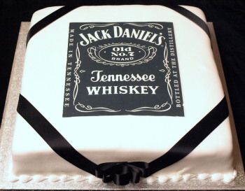 there is a cake that looks like jack daniels whiskey