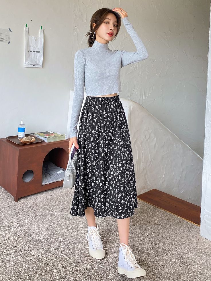 DAZY High Waist Ditsy Floral Skirt | SHEIN USA Ditsy Floral Skirt, Floral Skirt Outfits, Rok Outfit, Long Floral Skirt, Long Skirt Outfits, Frock Dress, Modest Fashion Outfits, Ditsy Floral, Style Blog