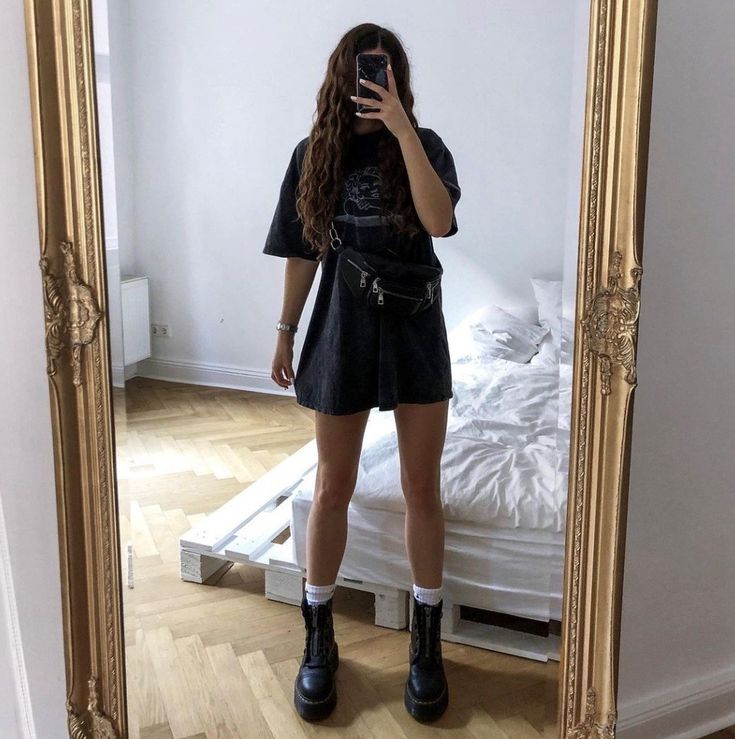 T-shirt Dress And Boots, Big T Shirt And Boots Outfit, Oversized Shirt With Boots, Dress And Oversized Shirt, Shirt Dress With Boots, Big Tshirt Outfit, Baggy Tshirt Outfit, Shirt Over Dress, T Shirt Dress Outfit