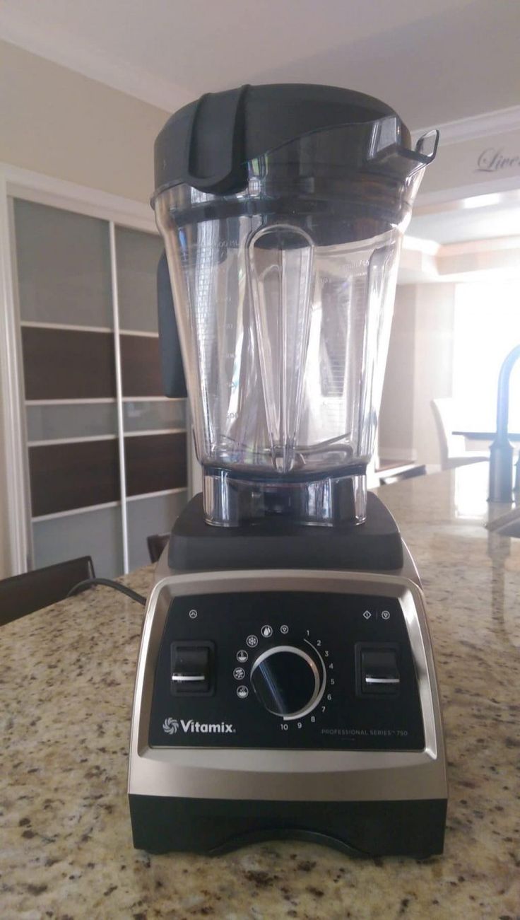 a blender sitting on top of a kitchen counter