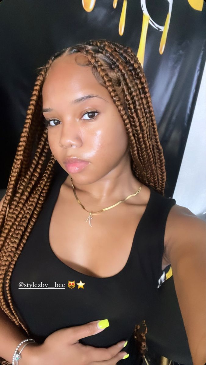 Box Braids Hairstyles Brown, Knotless Braids Hairstyles Brown, Brown Hair Braids Black Women, Light Brown Knotless Goddess Braids, Knotless Braids Hairstyles Brown And Blonde, Honey Brown Cornrows Braids, Honey Blonde Braided Hairstyles, Braid Highlights Black Women, Brown Knotless Box Braids Medium