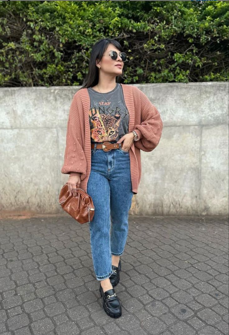 2023 Fall Fashion Midsize, Casual Midsize Work Outfits, Edgy Quirky Style, Everyday Midsize Outfits, Women’s Midsize Fashion, Midsize Work From Home Outfit, Summer Fashion Colorful, Casual Plus Size Fall Outfits 2023, Teacher Jean Outfits