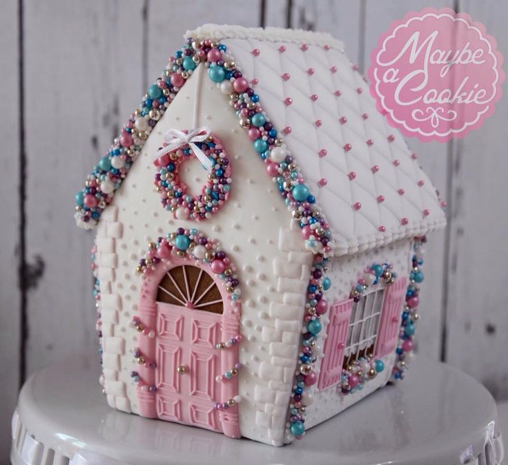 a cake that is shaped like a house