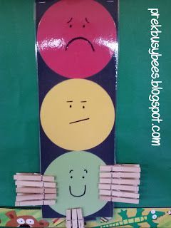 Pre-K Busy Bees: Stoplight Behavior Chart Stoplight Behavior Chart, Preschool Mindfulness, Child Discipline Chart, Toddler Behavior Management, Home Behavior Charts, Behavior Chart Toddler, Rewards Chart, Preschool Behavior, Child Guidance