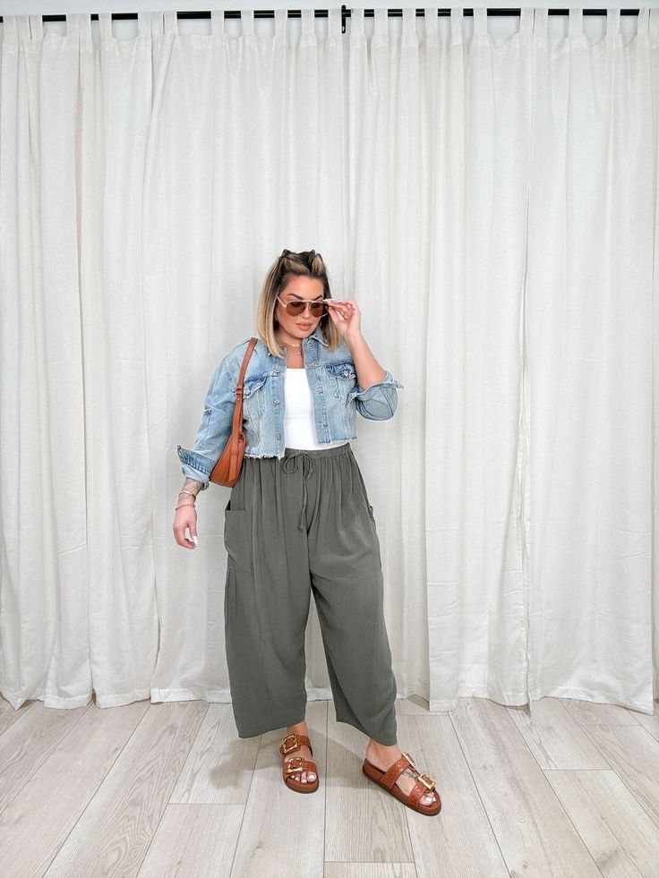 How To Style Wide Leg Linen Pants, Fashion Inspo Outfits Plus Size, Summer Wide Leg Pants Outfit, Plus Size Linen Pants Outfit, Plus Size Wide Leg Pants Outfit, Wide Leg Pants Outfit Work, Linen Pants Plus Size, Plus Size Wide Leg Pants, Wide Leg Pants Outfit