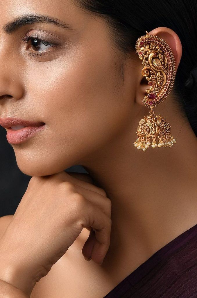 Bridal Ear Cuff Designs Temple Work, Work Earrings, Kalamkari Blouse, Large Pearl Earrings, Western Wear Dresses, Gold Bridal Earrings, Indian Temple, South Indian Jewelry, Ear Cuff Earings