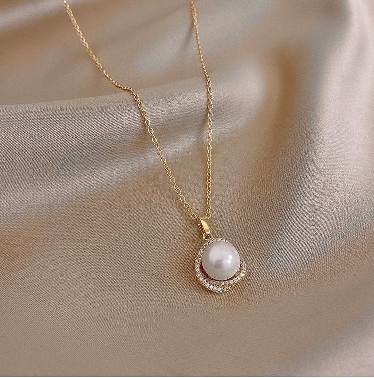 Available pendant/ring/necklace Material: Semi-precious Stone Rings Type: Wedding Bands color: Gold/white Gold Service Jewelry Wedding, Pearl Pendant Designs Gold, Korean Pendant, Korean Jewellery, Simple Elegant Jewelry, Single Pearl Pendant, Pearl Earrings Designs, Pretty Jewelry Necklaces, Faith Jewelry